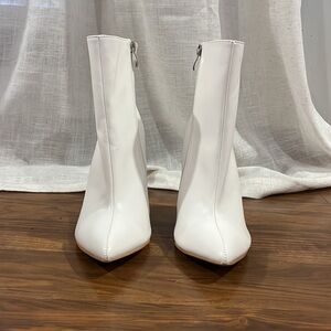 BOOHOO Size 8.5 White High Healed Boots Dressy Business Casual Office Attire